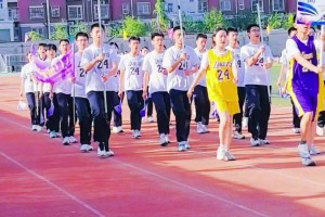 对手雷吉-米勒盛赞神：乔丹没有弱点！就像是分卫里的奥胖！